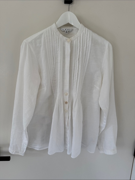 Tops - Women’s Cabi white tuxedo shirt size medium